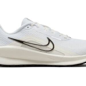 Nike Downshifter 13 Women's Road Running Shoes BRAND NEW IN THE BOX SIZE 5.5